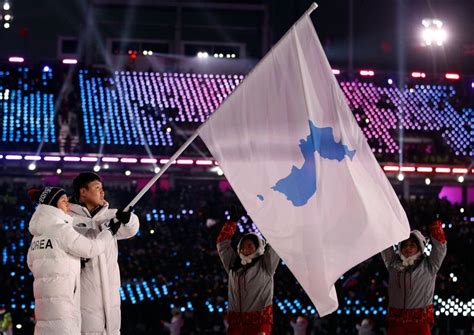 De 2018 Pyeongchang Winterspelen: Een Triomf van Diplomatie en Atletische Prestaties Tijdens een Tijd van Politieke Spanningen